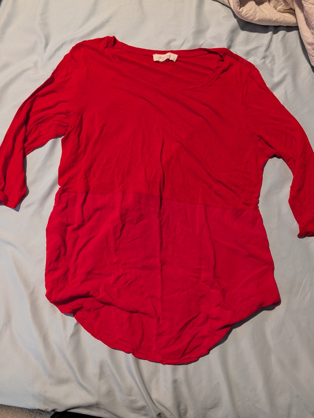 Vince Camuto Two-Tone Red Scoop Neck Tunic
